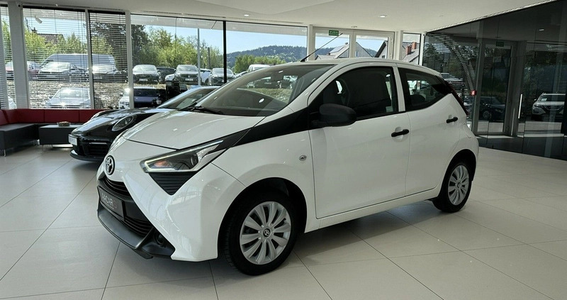 Toyota Aygo cena 35900 przebieg: 119417, rok produkcji 2019 z Grójec małe 781